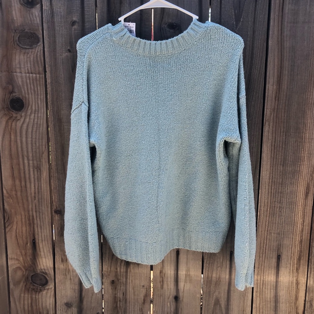 Hollister sweater - Picture 4 of 5